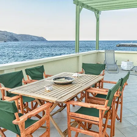 Seafront House In By Explore Casa vacanze *