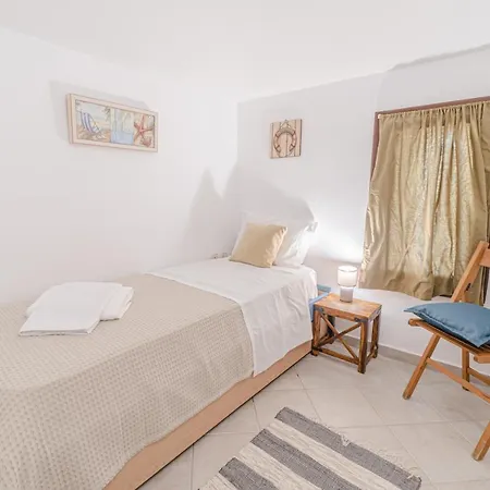 Seafront House In By Explore بيت للعطل Ándros