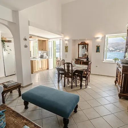 بيت للعطل Seafront House In By Explore Ándros