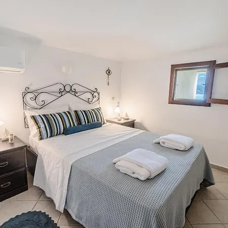 بيت للعطل Seafront House In By Explore